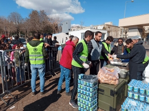 DBB 775 bin 860 öğün sıcak yemeği depremzedelere ulaştırdı